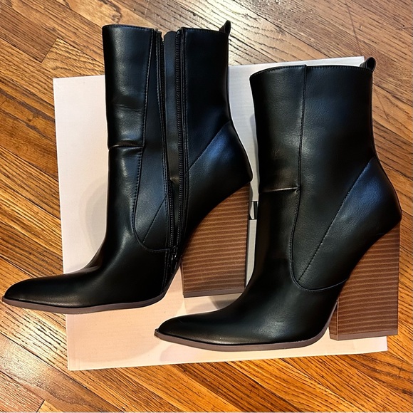 JustFab Boots - Picture 6 of 10